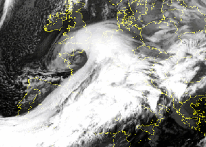 Immagine satellitare che ritrae la perturbazione atlantica in arrivo sull'Europa