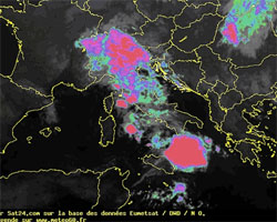 foto satellitare delle precipitazioni sull'Italia
