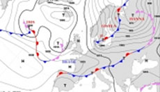 cartina cromatica inglese che mostra i fronti perturbati atlantici in avvicinamento all'Europa