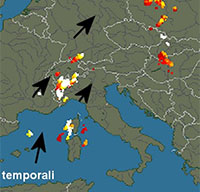 Cartina che mostra la fase temporalesca evidenziando le fulminazioni