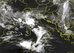 Immagine satellitare del fronte temporalesco Atlantico