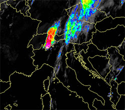 Immagine satellitare della linea temporalesca che attraversa la fascia Alpina